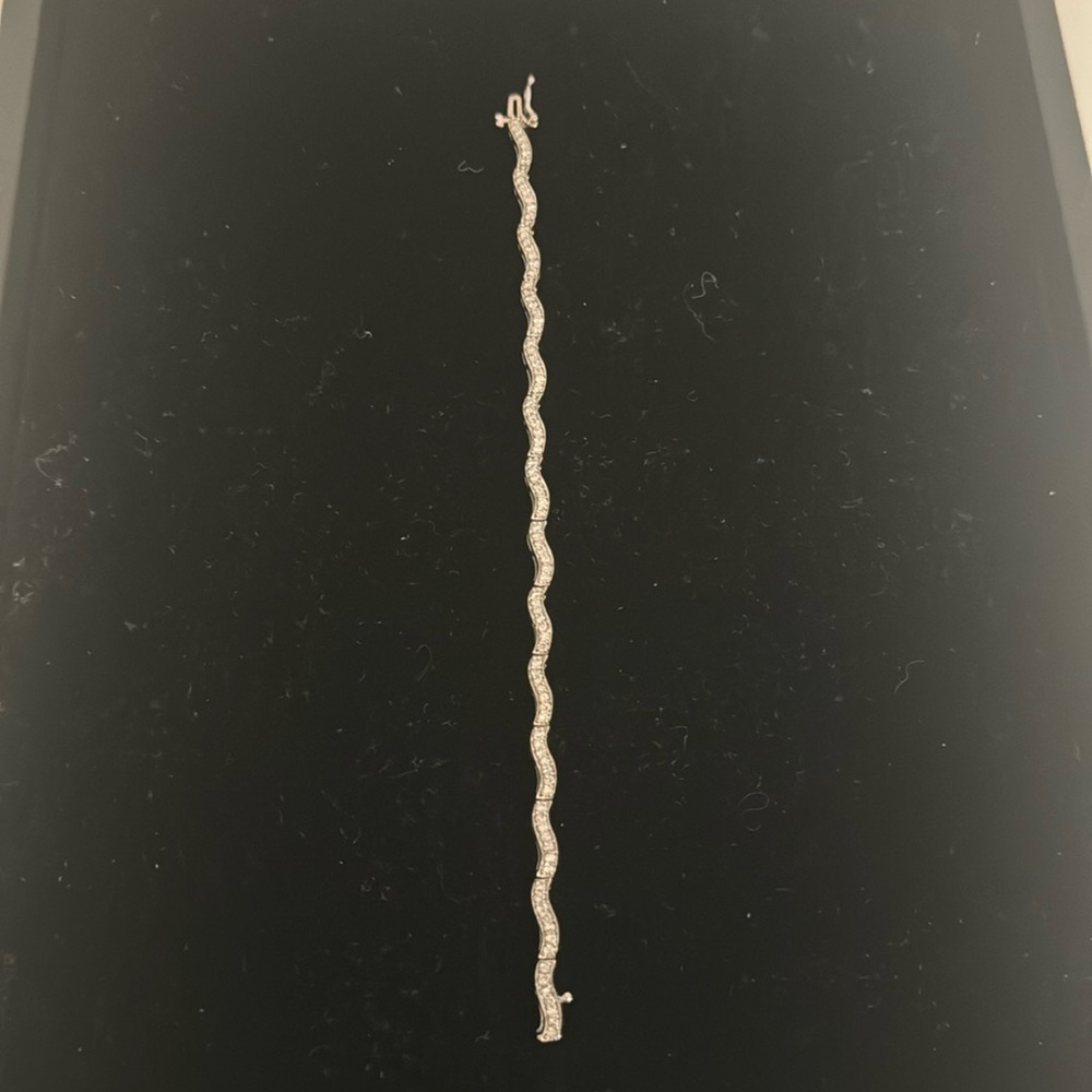 14k white gold bracelet with diamonds